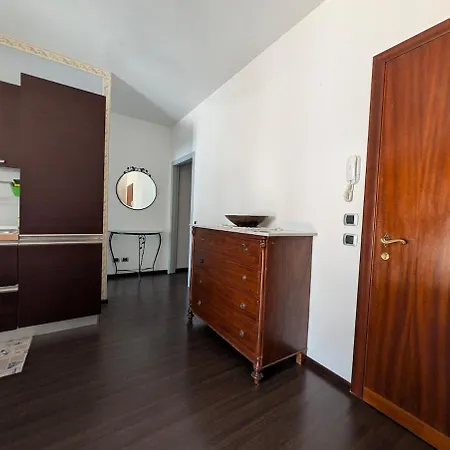 Appartement Trilocale Con Ampia Terrazza Pesaro